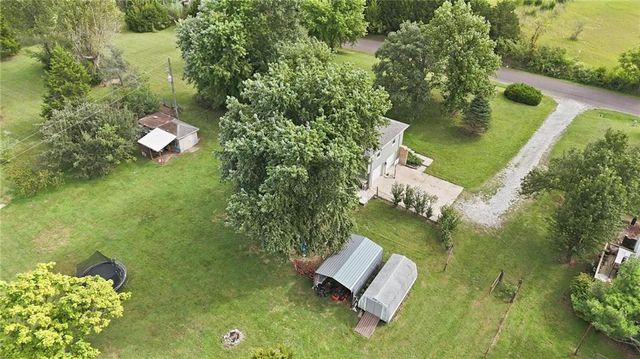 20212 Golden Road, Linwood, KS 66052