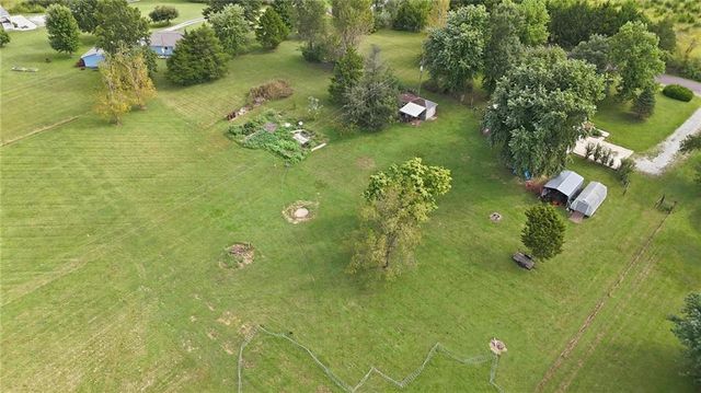 20212 Golden Road, Linwood, KS 66052