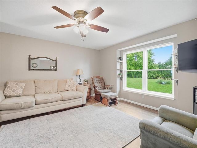 20212 Golden Road, Linwood, KS 66052