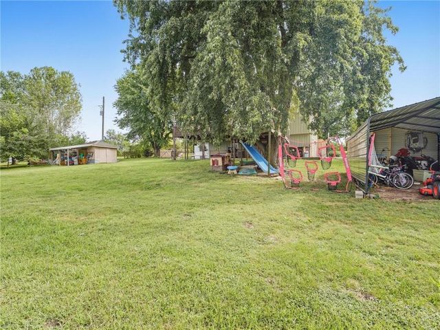 20212 Golden Road, Linwood, KS 66052