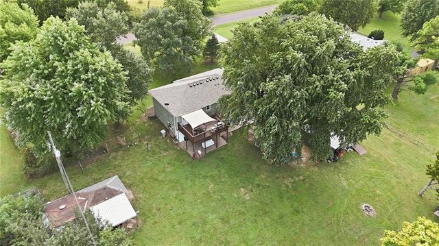 20212 Golden Road, Linwood, KS 66052
