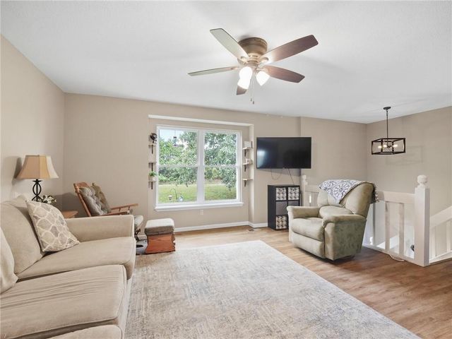 20212 Golden Road, Linwood, KS 66052