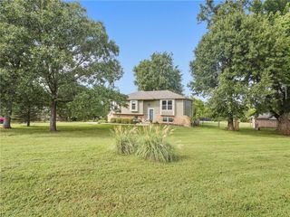 20212 Golden Road, Linwood, KS 66052