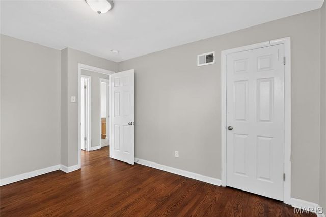 33 S Dellwood Avenue, St Louis, MO 63135