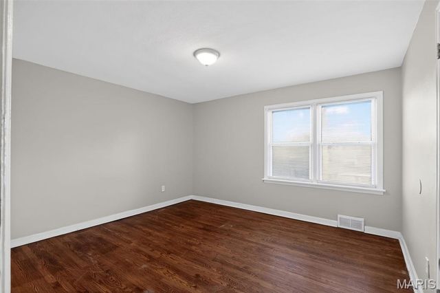 33 S Dellwood Avenue, St Louis, MO 63135