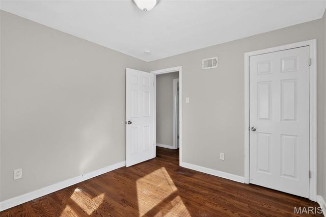 33 S Dellwood Avenue, St Louis, MO 63135