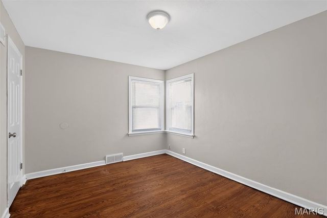 33 S Dellwood Avenue, St Louis, MO 63135