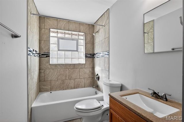 33 S Dellwood Avenue, St Louis, MO 63135