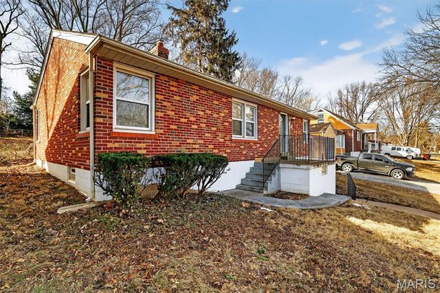 33 S Dellwood Avenue, St Louis, MO 63135