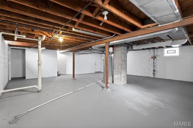 33 S Dellwood Avenue, St Louis, MO 63135