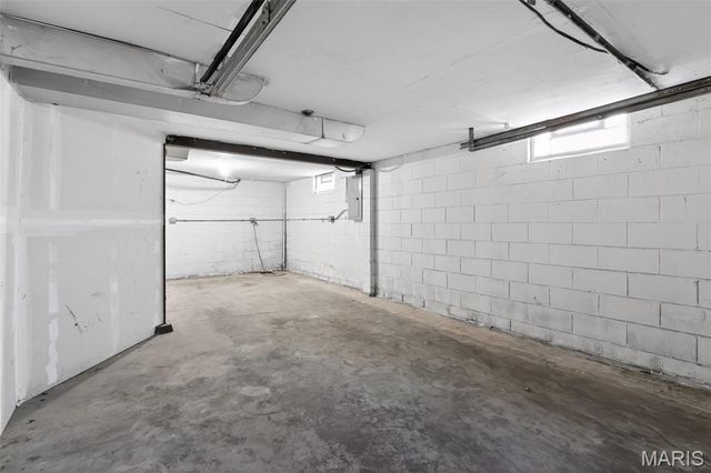 33 S Dellwood Avenue, St Louis, MO 63135