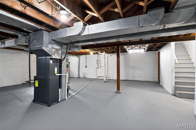 33 S Dellwood Avenue, St Louis, MO 63135