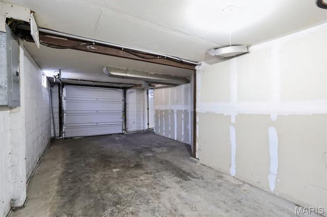 33 S Dellwood Avenue, St Louis, MO 63135