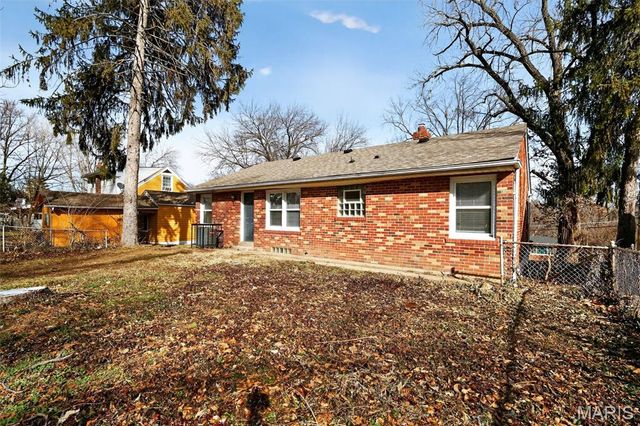 33 S Dellwood Avenue, St Louis, MO 63135