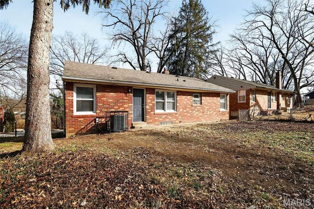 33 S Dellwood Avenue, St Louis, MO 63135