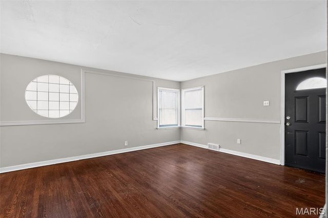 33 S Dellwood Avenue, St Louis, MO 63135