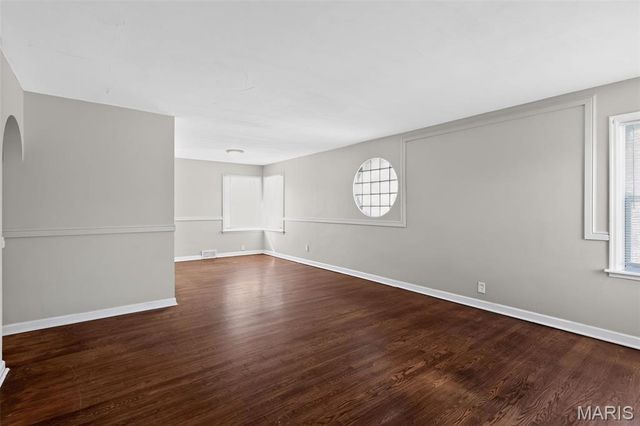 33 S Dellwood Avenue, St Louis, MO 63135