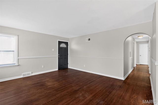 33 S Dellwood Avenue, St Louis, MO 63135