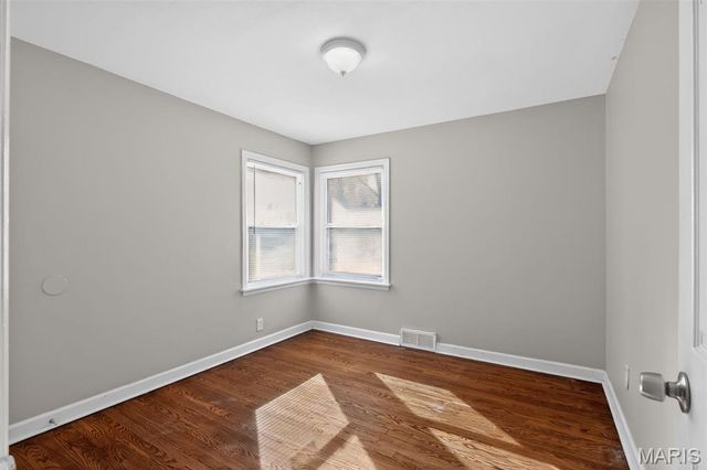 33 S Dellwood Avenue, St Louis, MO 63135