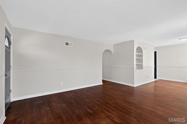 33 S Dellwood Avenue, St Louis, MO 63135