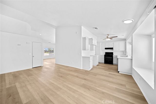 42 Whirlaway, Perris, CA 92571