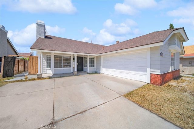 42 Whirlaway, Perris, CA 92571