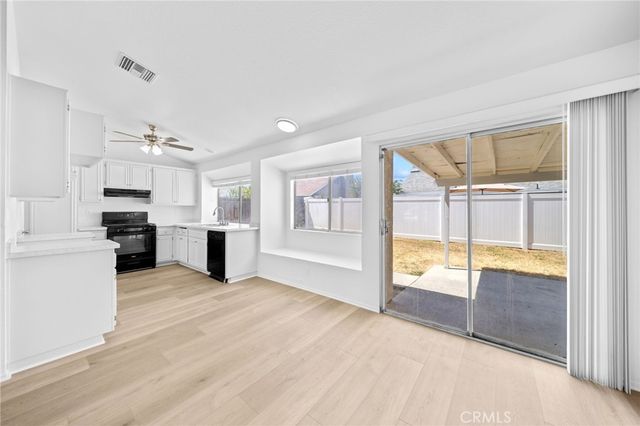 42 Whirlaway, Perris, CA 92571