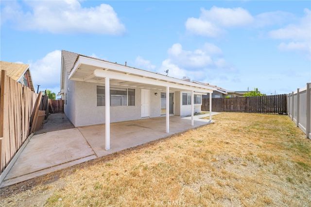 42 Whirlaway, Perris, CA 92571