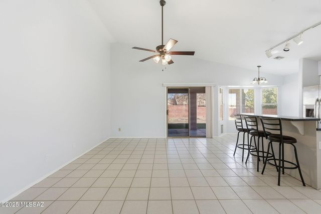 1568 W Camino Acierto, Sahuarita, AZ 85629