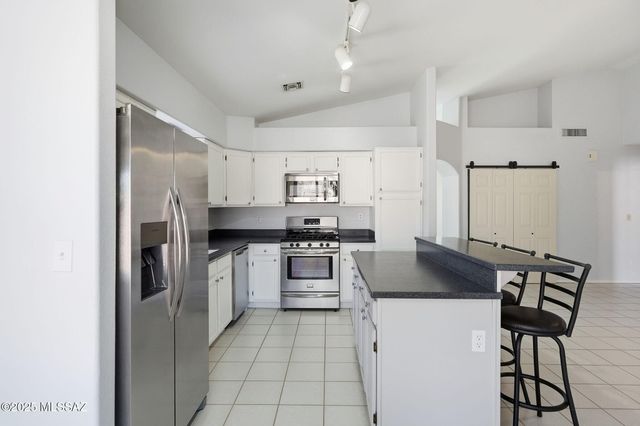 1568 W Camino Acierto, Sahuarita, AZ 85629