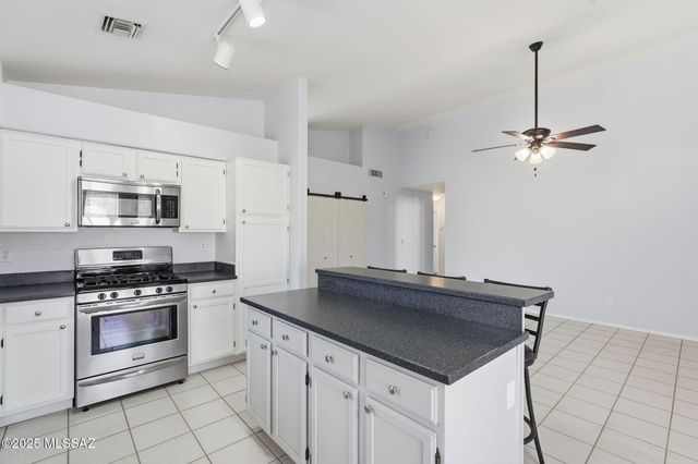 1568 W Camino Acierto, Sahuarita, AZ 85629