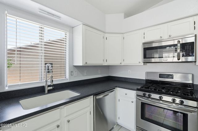 1568 W Camino Acierto, Sahuarita, AZ 85629