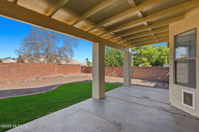 1568 W Camino Acierto, Sahuarita, AZ 85629