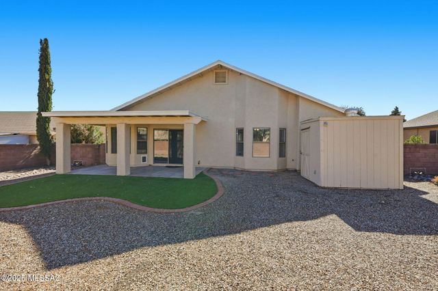 1568 W Camino Acierto, Sahuarita, AZ 85629