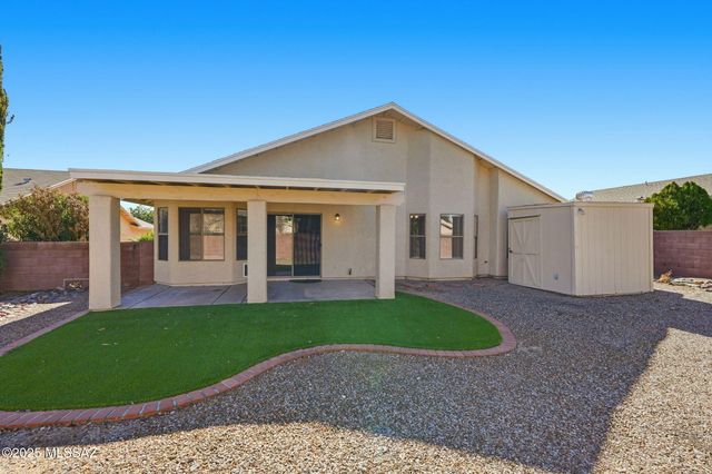 1568 W Camino Acierto, Sahuarita, AZ 85629