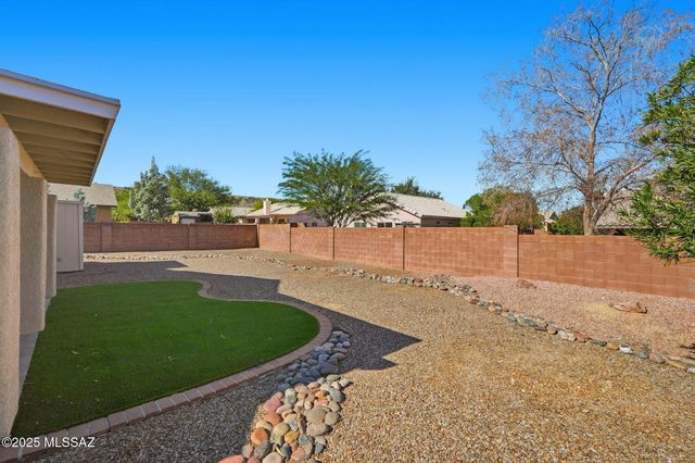 1568 W Camino Acierto, Sahuarita, AZ 85629