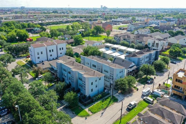 2105 Hadley Street, Houston, TX 77003