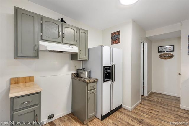 37531 N Colonial Drive, Westland, MI 48185