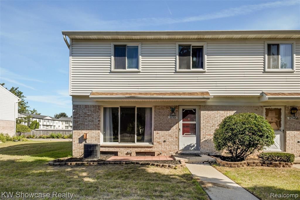37531 N Colonial Drive, Westland, MI 48185