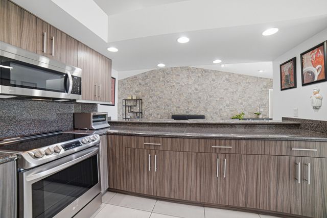 7614 NW 87th Avenue, Tamarac, FL 33321