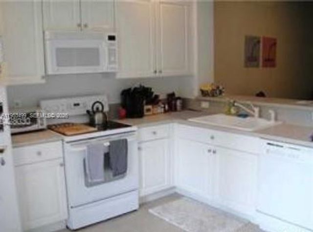 675 NW 42nd Ave, Plantation, FL 33317