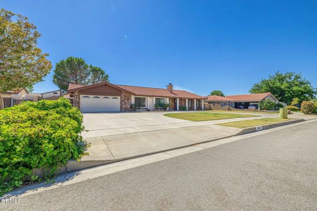 44625 Loneoak Avenue, Lancaster, CA 93534