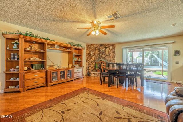 44625 Loneoak Avenue, Lancaster, CA 93534