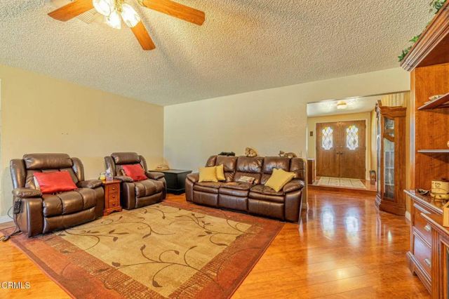 44625 Loneoak Avenue, Lancaster, CA 93534