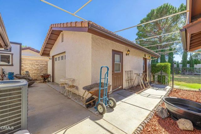 44625 Loneoak Avenue, Lancaster, CA 93534