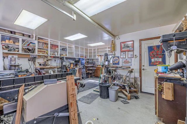 44625 Loneoak Avenue, Lancaster, CA 93534