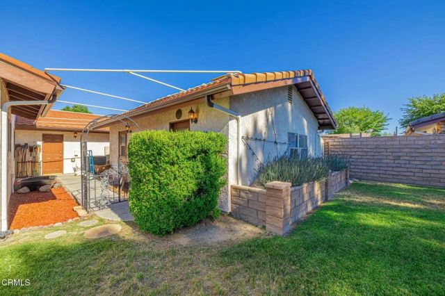 44625 Loneoak Avenue, Lancaster, CA 93534