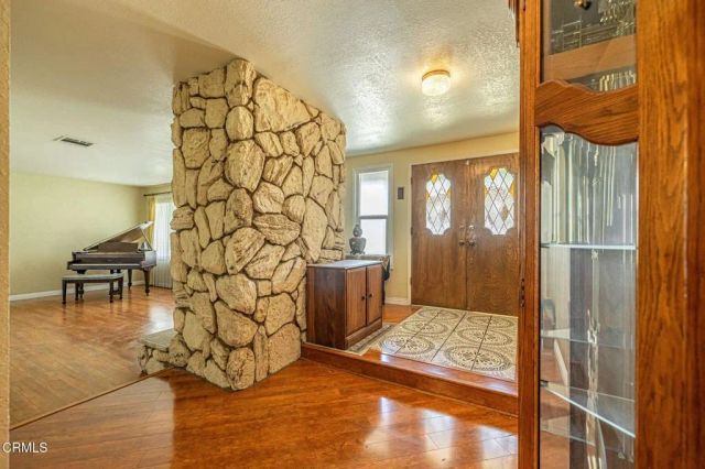 44625 Loneoak Avenue, Lancaster, CA 93534