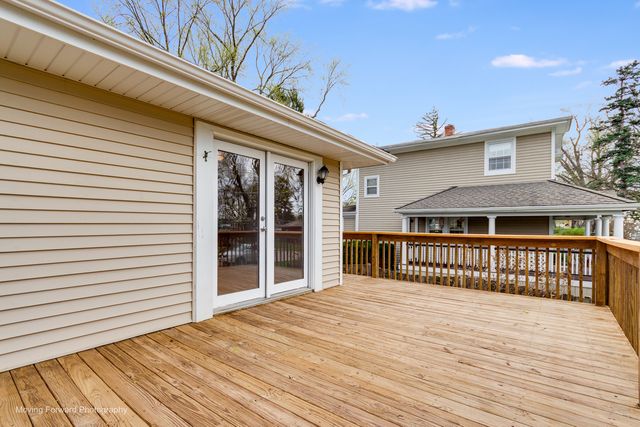 106 Crescent Road, Fox River Grove, IL 60021