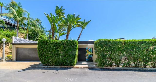9400 Sierra Mar Drive, Los Angeles, CA 90069